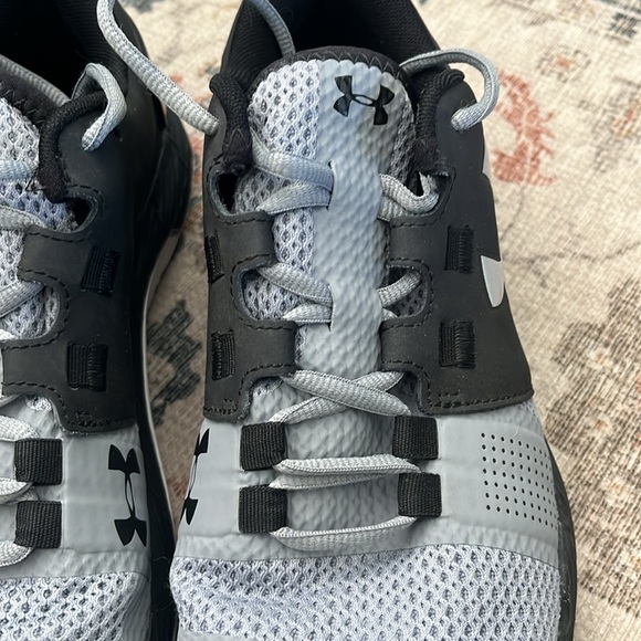 Size 8 Under Armer Mens Sneakers Like New Condition - Picture 3 of 8